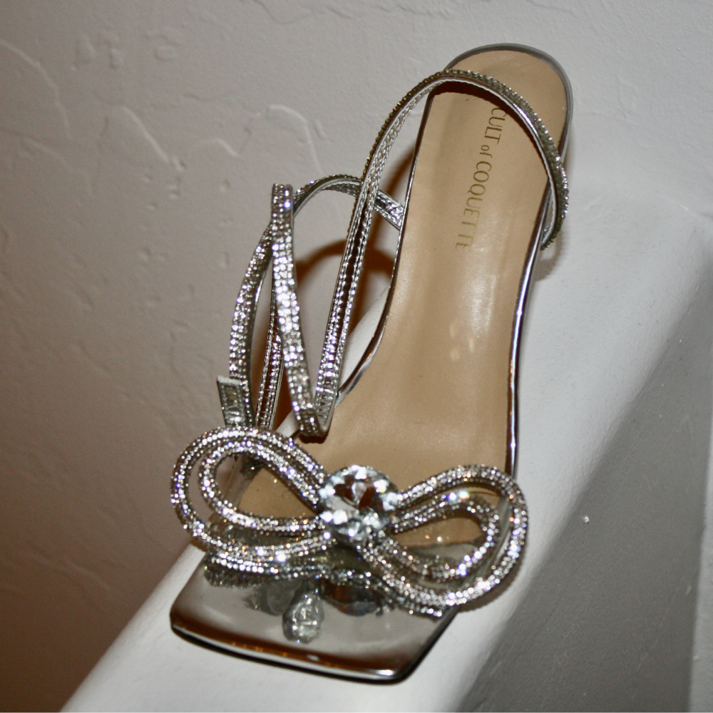 Silver sales bow heels